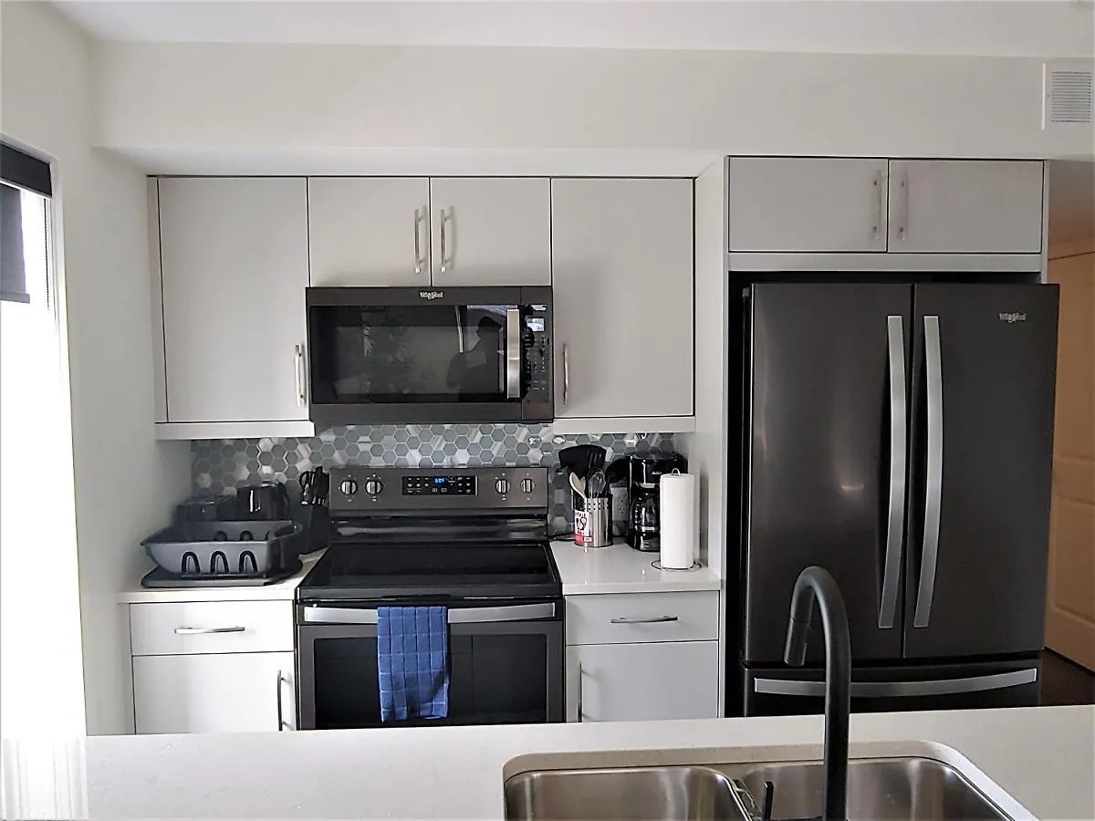 Serene 2 Bedroom Condo With Balcony And Lakeview Winnipeg Canada