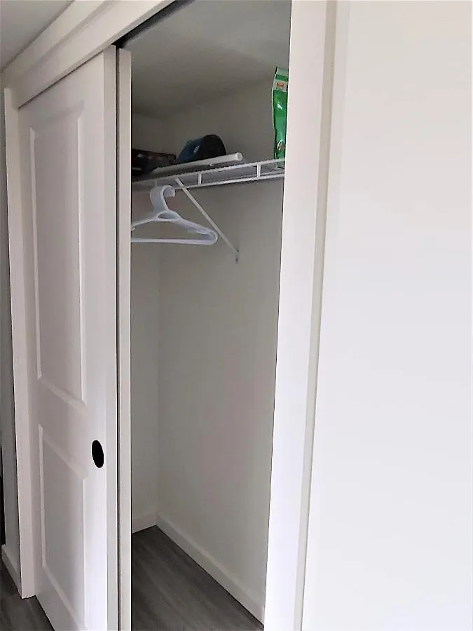 Serene 2 Bedroom Condo With Balcony And Lakeview Winnipeg 0*,