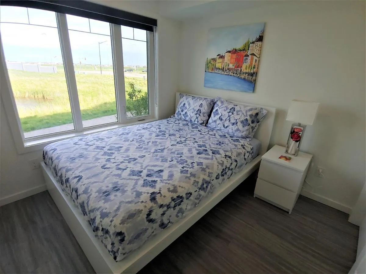 Serene 2 Bedroom Condo With Balcony And Lakeview contacts